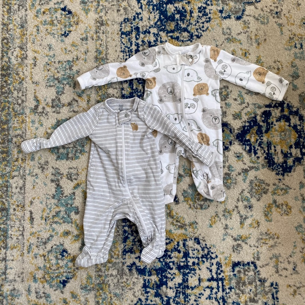Like New Carter’s Newborn sleeper set